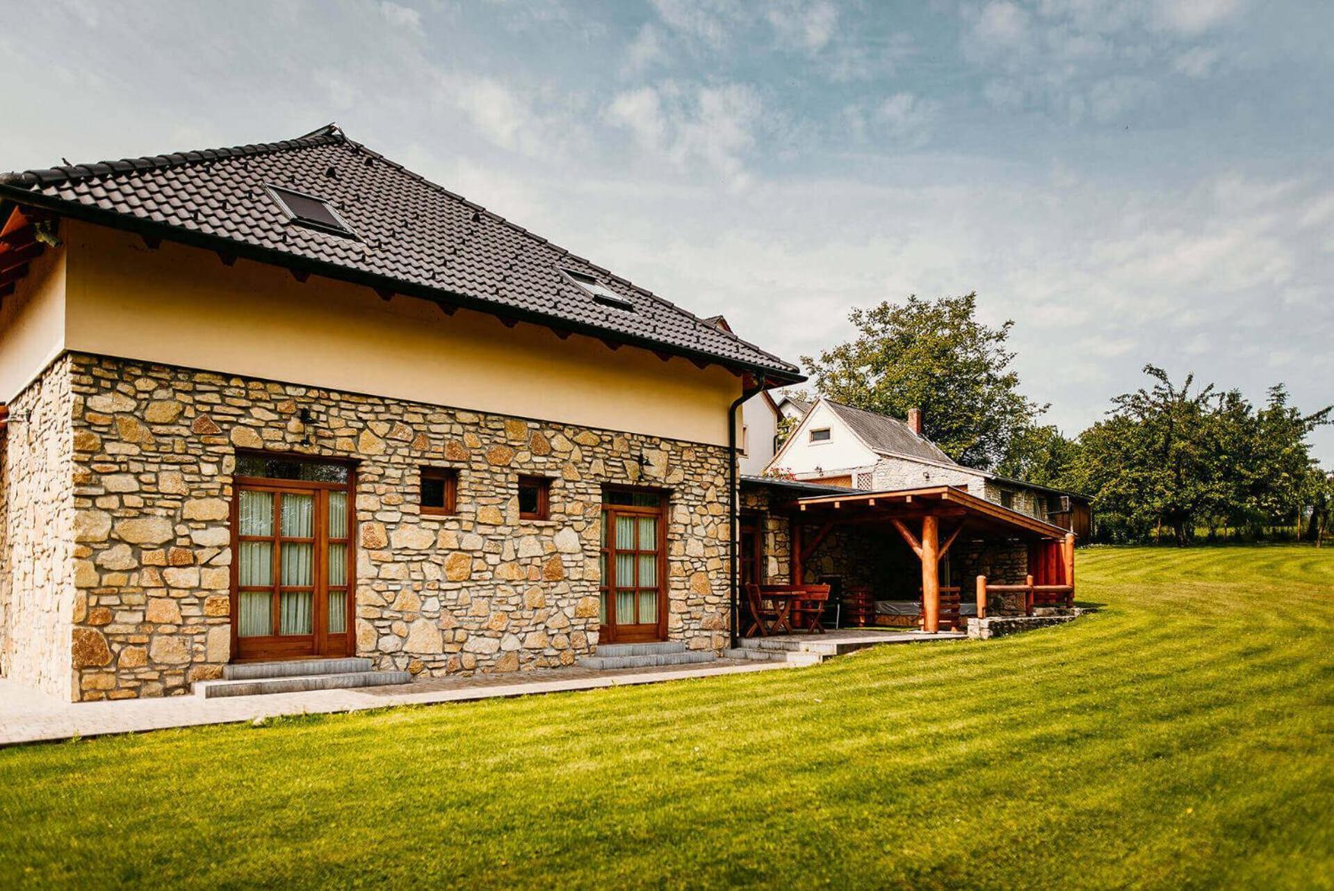 Kakukk Vendeglo Panzio Bed & Breakfast Band Exterior photo